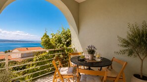 Outdoor dining - Melone Apartman 1 Crikvenica by Villas Guide (Crikvenica)