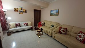 TV - Sea & Mountains Apartment (Mascali)