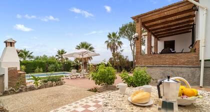 Awesome home in Periana