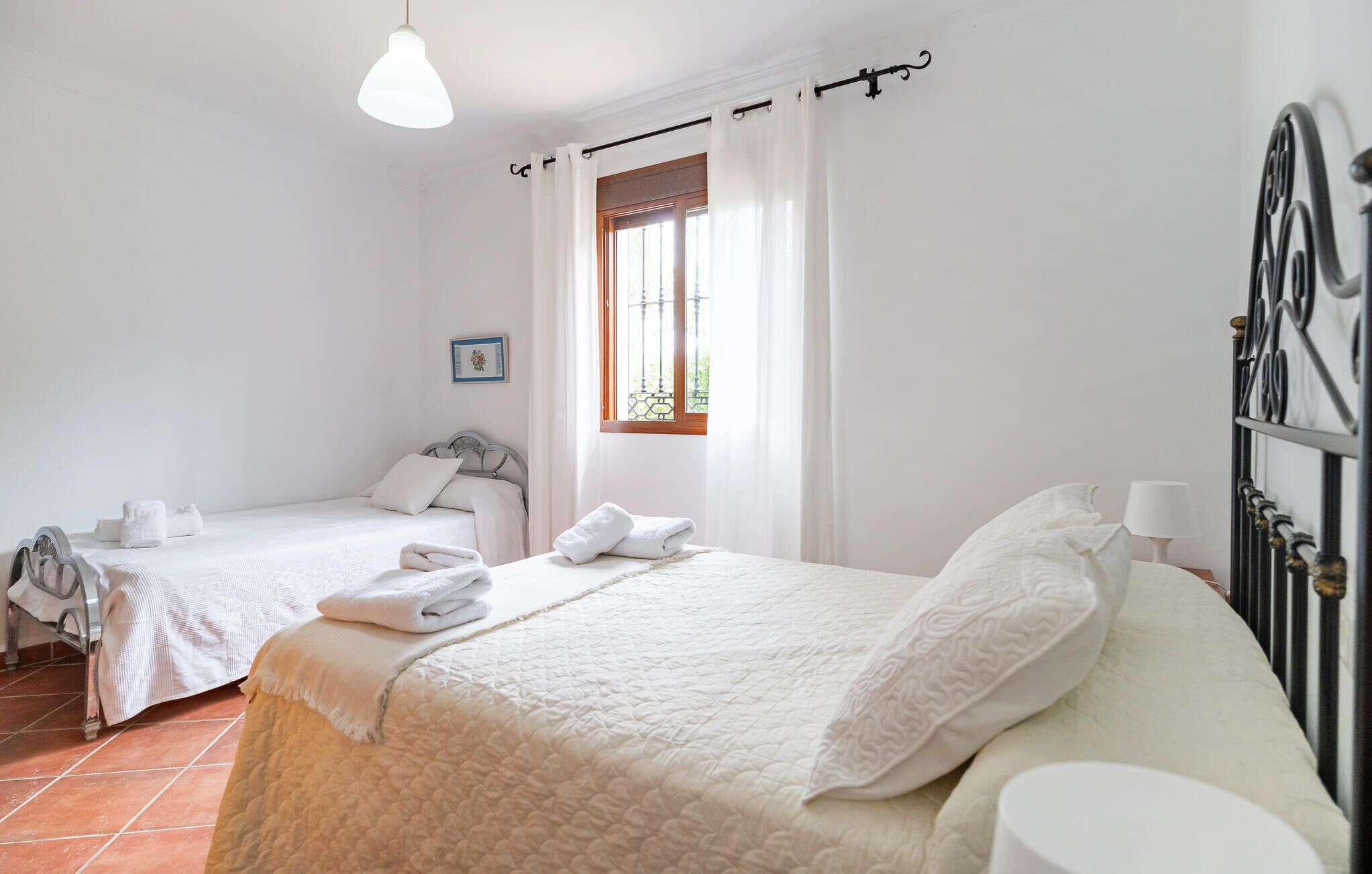 3 slaapkamers, reisbedje