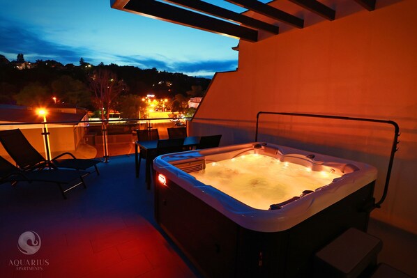 奢华公寓, 热水浴缸, 山景 | 露台