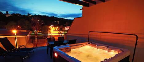 Luxury Apartment, Hot Tub, Mountain View | Terrace/patio