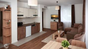 Luxury Apartment, Hot Tub, Mountain View | In-room safe, blackout drapes, soundproofing, free WiFi