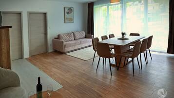 In-room safe, blackout drapes, soundproofing, free WiFi