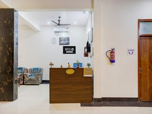 Hus | Reception