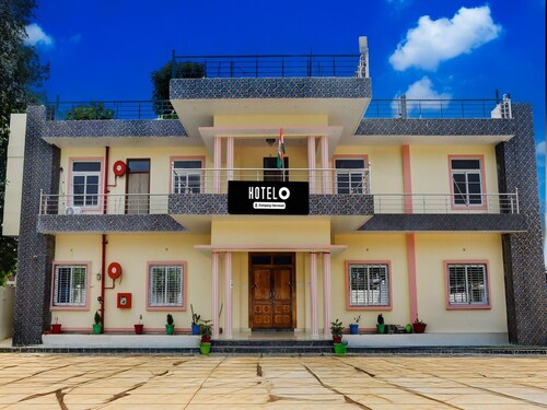 Hotel O IIT Varanasi Shree Gopal Upwan