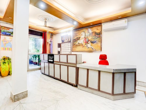 Collection O Nandanpura Sipri Bazar