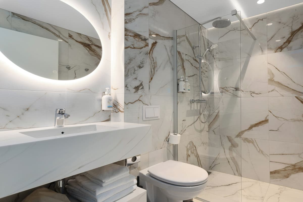 Studio, Multiple Beds, Kitchen | In-room safe, laptop workspace, blackout drapes, iron/ironing board