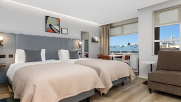 Studio, Multiple Beds, Kitchen | In-room safe, laptop workspace, blackout drapes, soundproofing