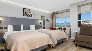 Twin Studio with Sofa Bed | Zimmersafe, laptopgeeigneter Arbeitsplatz, Verdunkelungsvorhänge