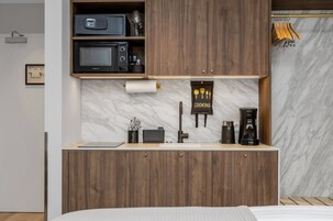 Double Studio | Private kitchen | Fridge, microwave, stovetop, dishwasher