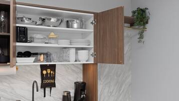 Studio, 1 Queen Bed with Sofa bed | Private kitchen | Fridge, microwave, stovetop, dishwasher