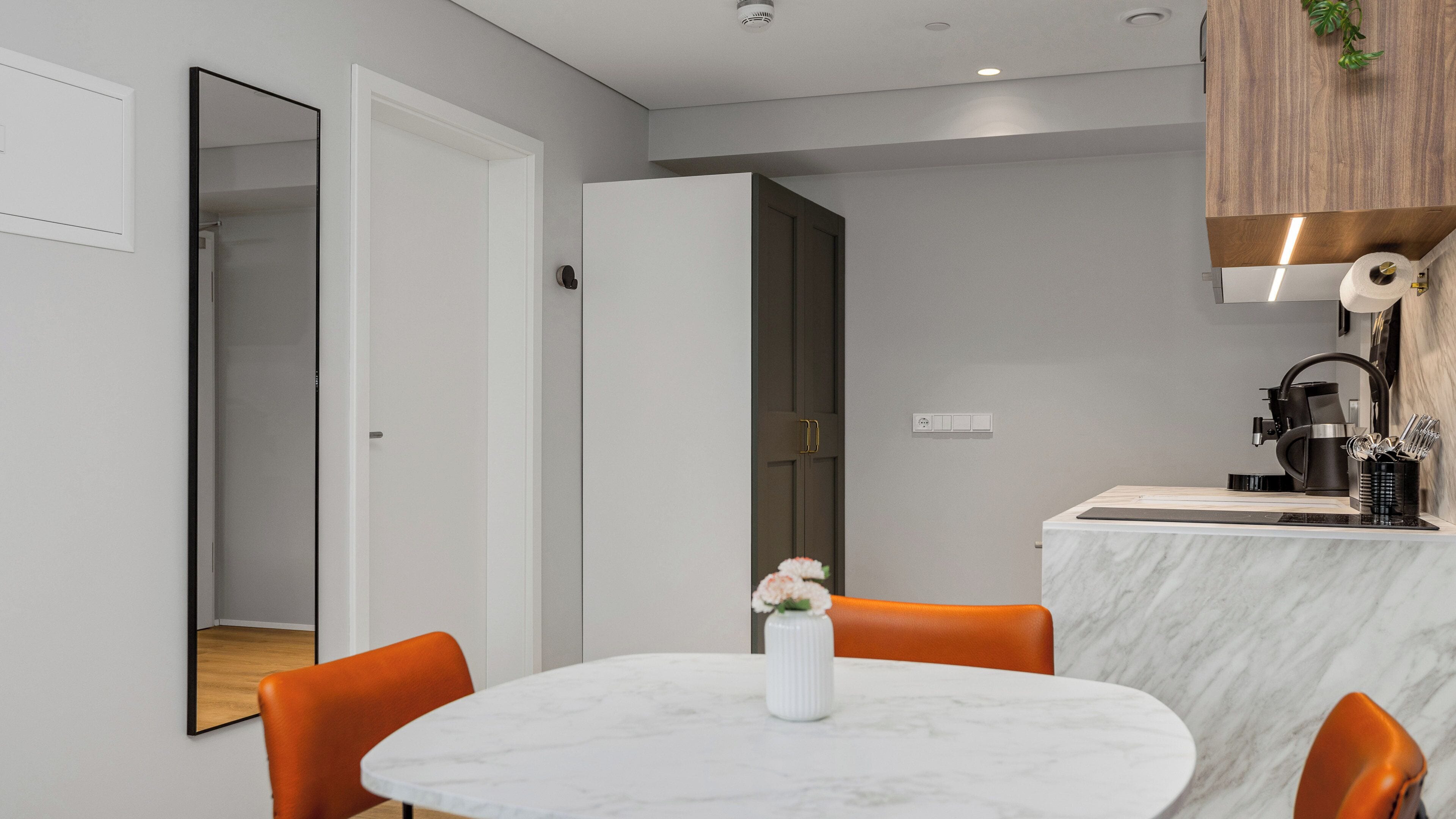 Studio, Multiple Beds, Kitchen (Separate Bath) | In-room safe, laptop workspace, blackout drapes, iron/ironing board