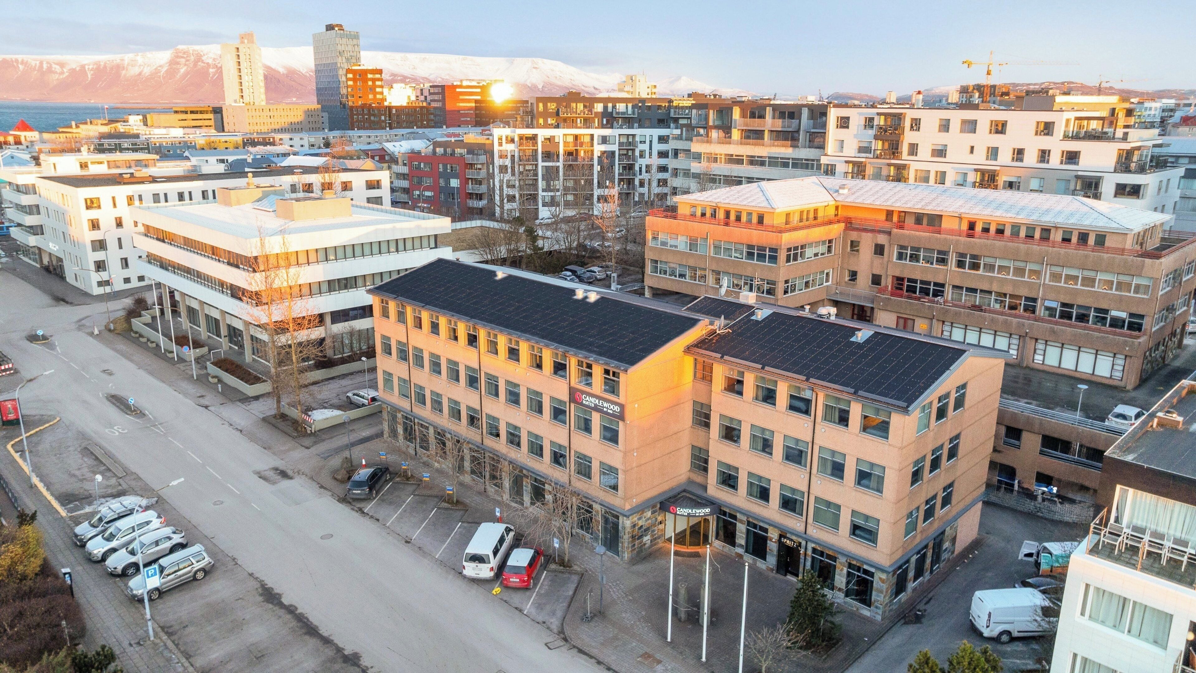 موقف سيارات