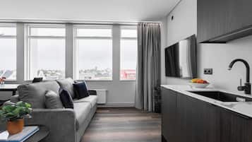 Verduisterende gordijnen, gratis wifi, beddengoed