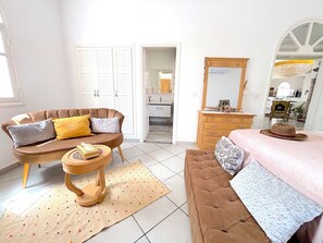 5 chambres, bureau, fer et planche à repasser, Wi-Fi gratuit