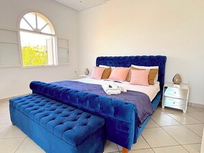 5 bedrooms, desk, iron/ironing board, free WiFi