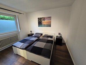 2 多间卧室、WiFi、床单