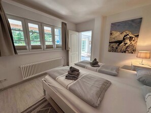 2 chambres, lit parapluie, Wi-Fi, draps fournis