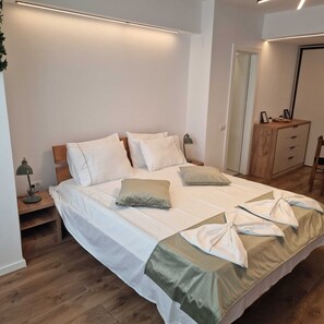 1 habitación, tabla de planchar con plancha, internet y ropa de cama 