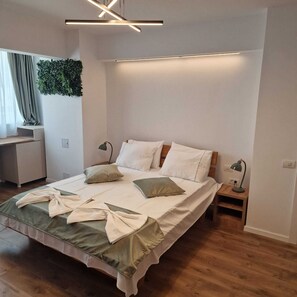 1 bedroom, iron/ironing board, internet, bed sheets