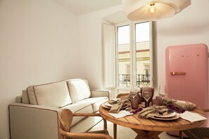 华丽公寓, 阳台, 城市景观 | 餐厅