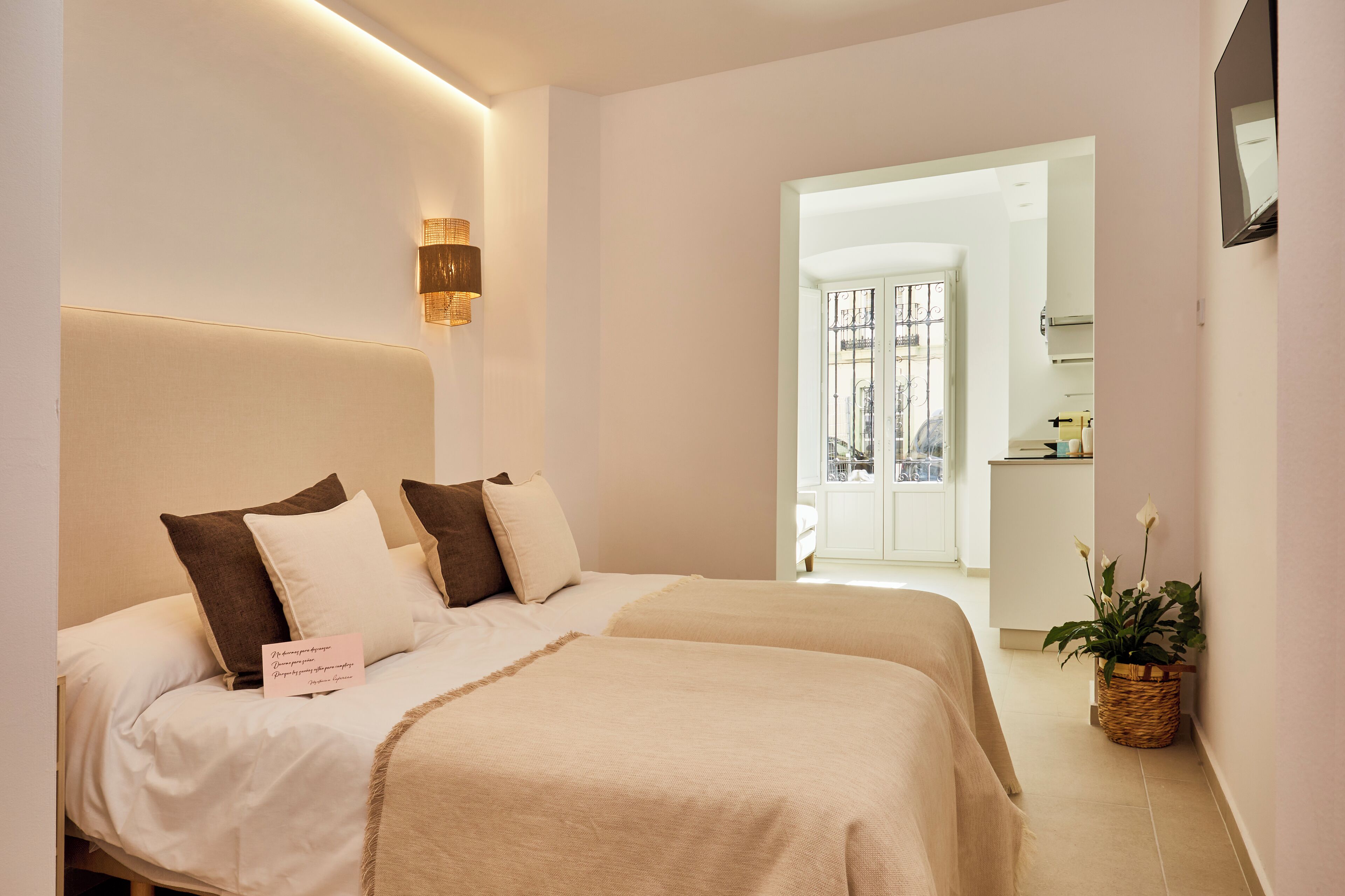 Deluxe Apartment | Soundproofing, iron/ironing board, free WiFi