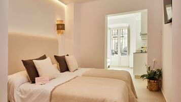 Apartamento Deluxe | Sistema de insonorización, tabla de planchar con plancha, wifi gratis