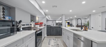 Union Oasis: Hot Tub, Grill, Gym, Games, Massage chair, EWR 10min, NYC 30 min