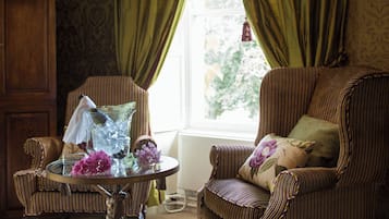 Deluxe Double Room | In-room safe, desk, iron/ironing board, free WiFi
