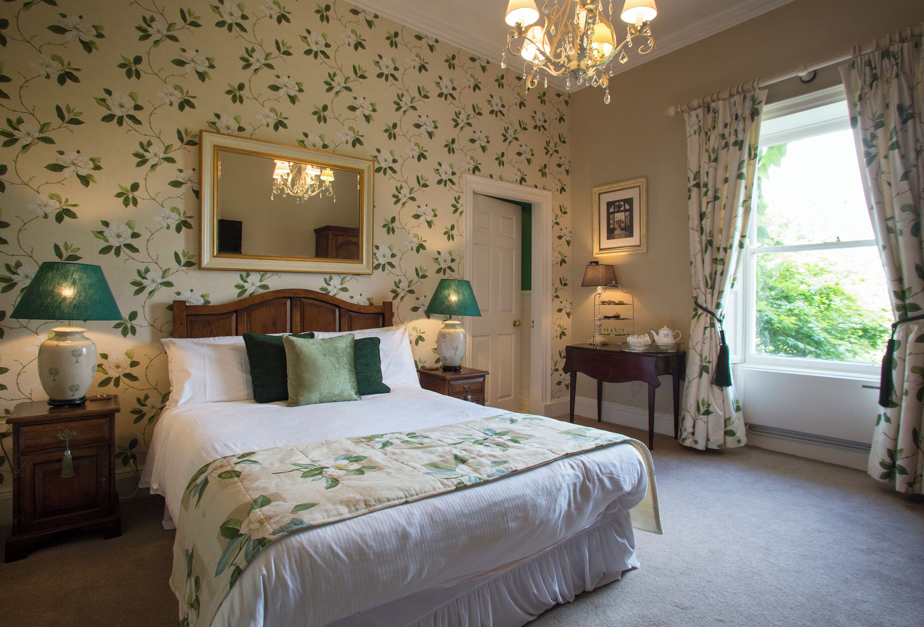 Kahden hengen superior-huone | Tallelokero huoneessa, yksilöllisesti sisustettu