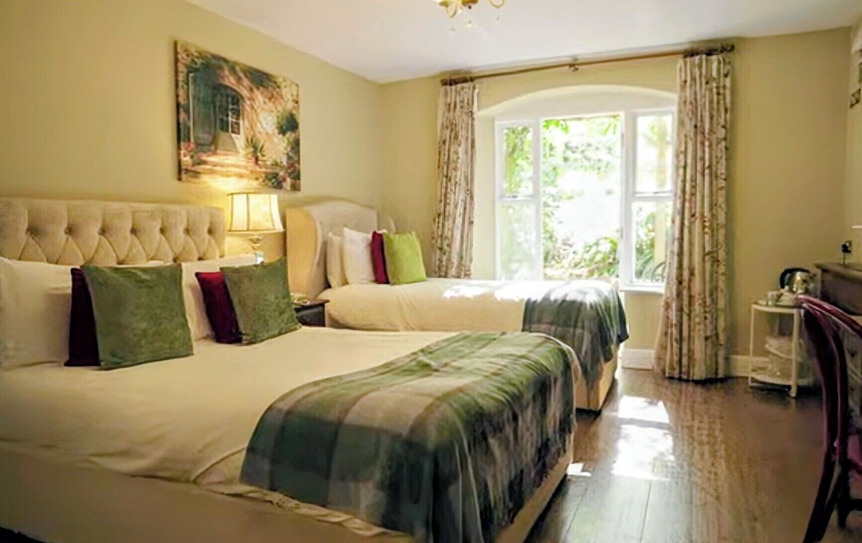 Caja de seguridad en la habitación y decoración personalizada 