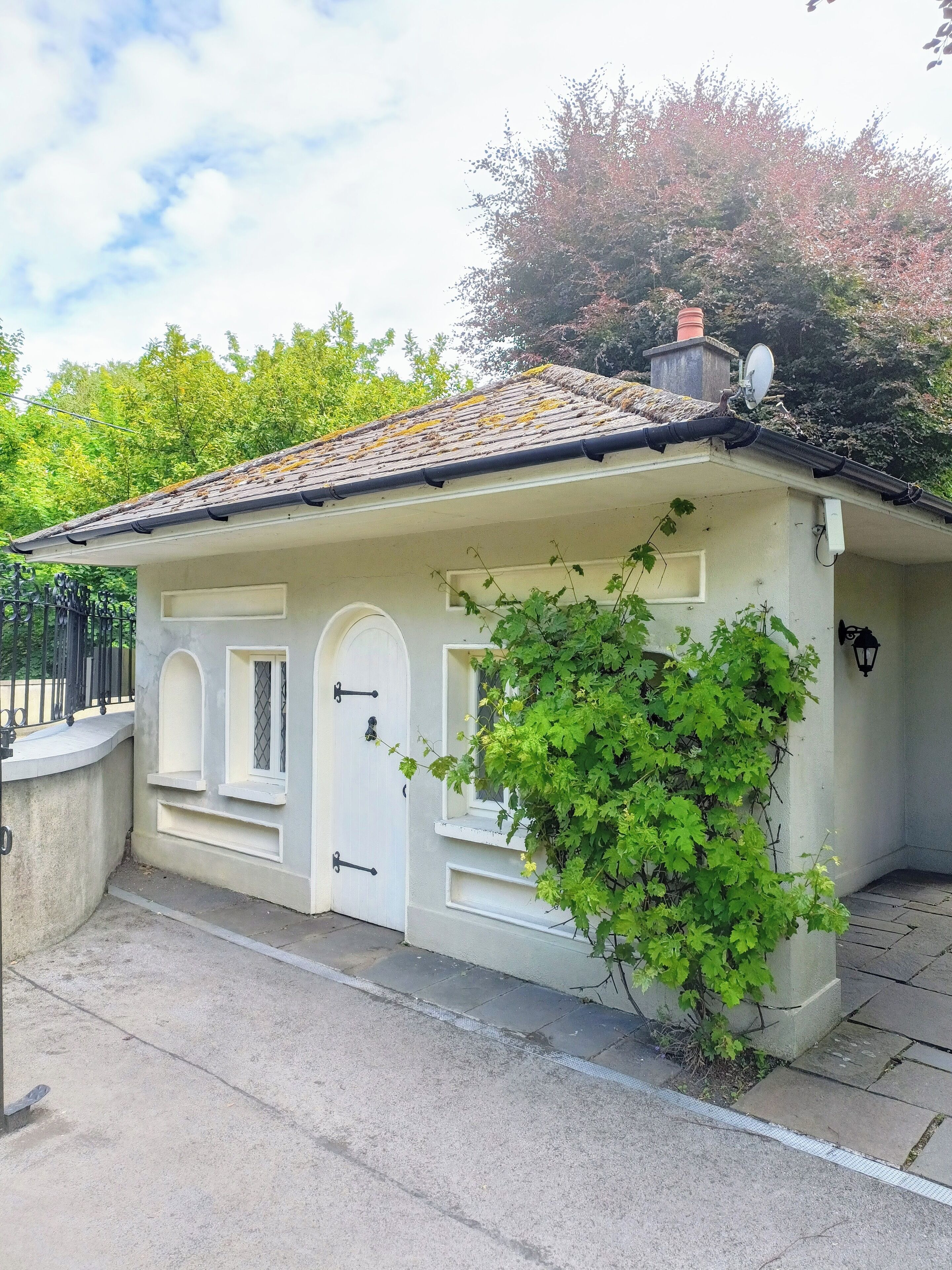 Tavanomainen mökki | Tallelokero huoneessa, yksilöllisesti sisustettu