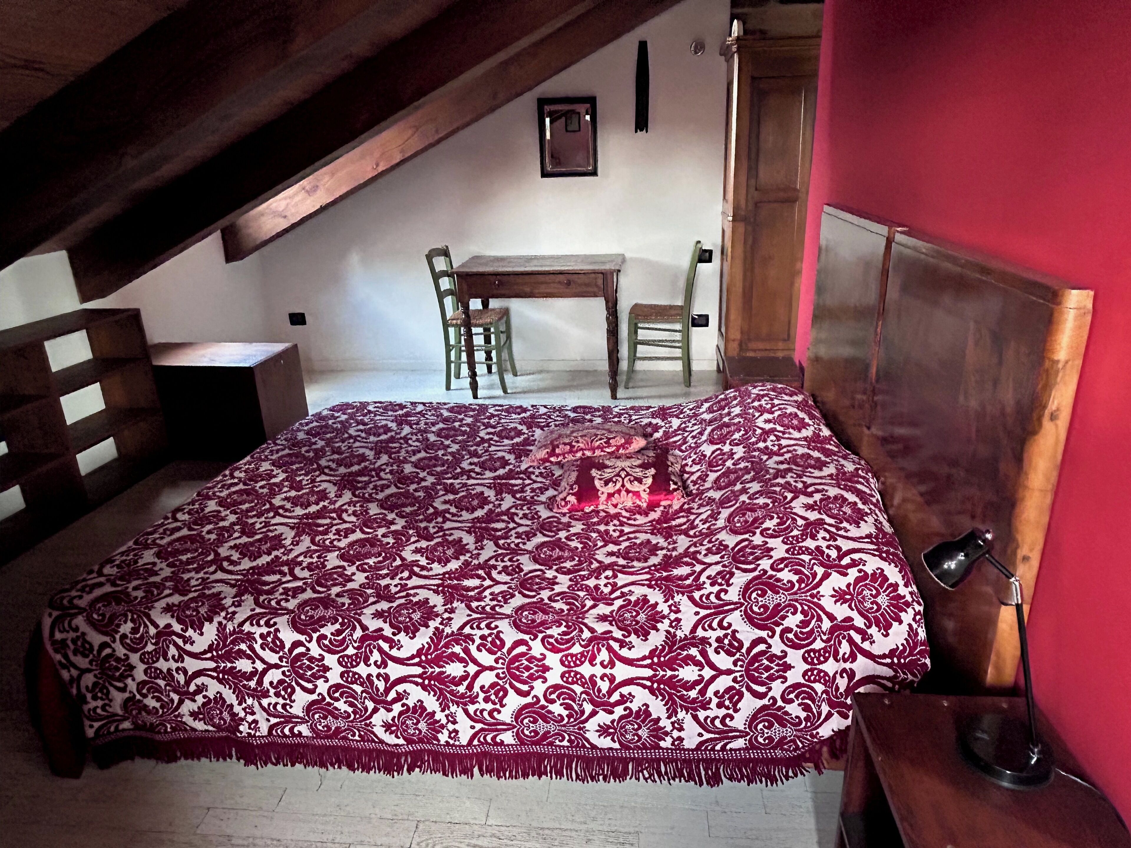 1 camera, Wi-Fi, lenzuola