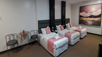 1 bedroom, desk, free WiFi