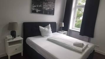 1 Schlafzimmer, Bügeleisen/Bügelbrett, Bettwäsche