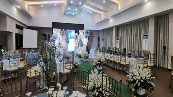 Banquet hall
