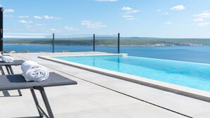 Pool - Beautiful private villa for 8 people with WIFI, private pool, A/C, TV and terrace (Zadar)