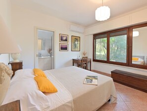 3 dormitorios, cuna de viaje, wifi gratis y ropa de cama