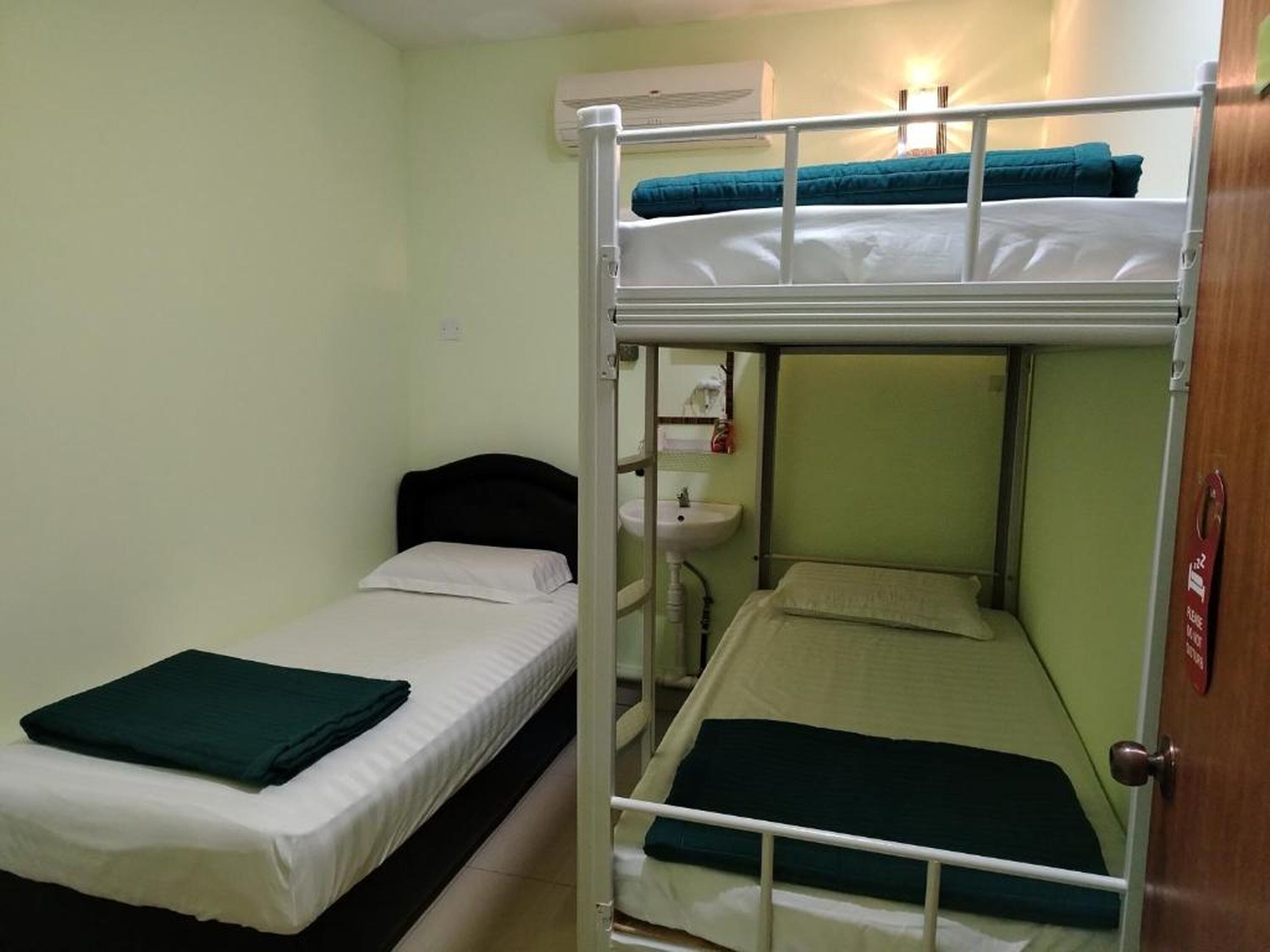 Tremannsrom – standard | Wi-fi (inkludert) og sengetøy