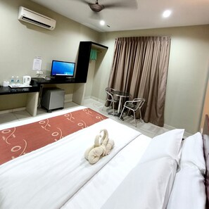 Free WiFi, bed sheets