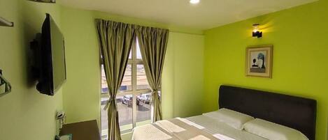 Deluxe Double Room, 1 Queen Bed | Free WiFi, bed sheets
