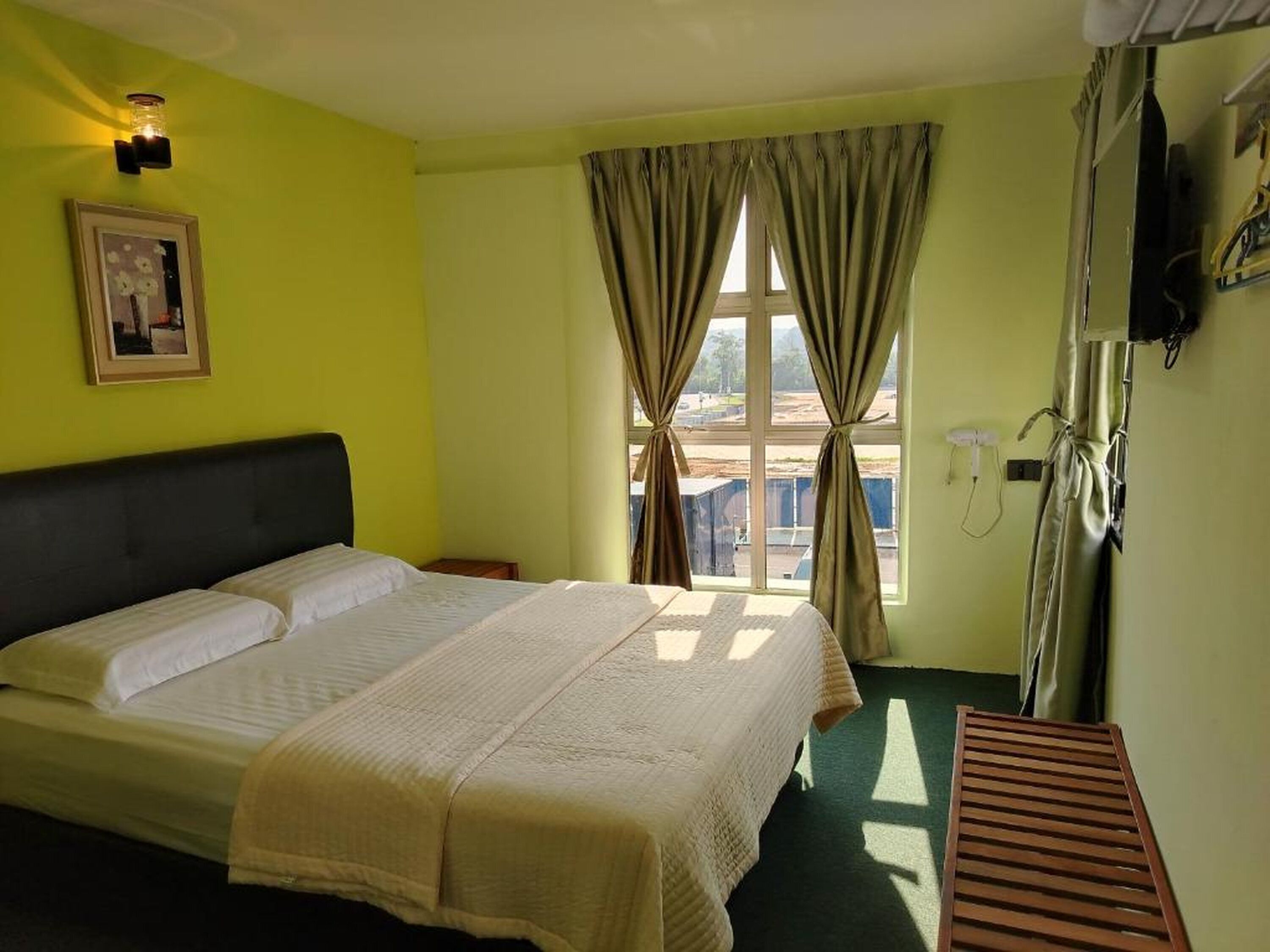 Deluxe-Doppelzimmer, 1 Queen-Bett | Kostenloses WLAN, Bettwäsche