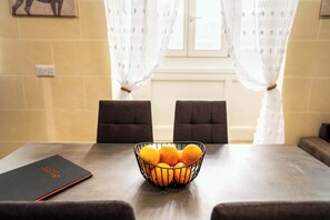 تناول الطعام