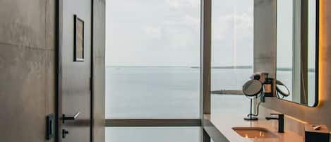 Superior Double Room | Bathroom