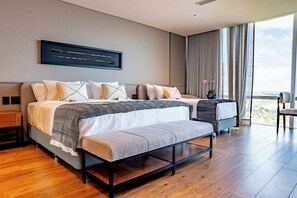 Ropa de cama de alta calidad, minibar y decoración personalizada 