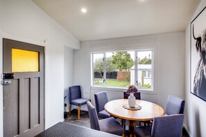 Dining - Cosy 3 bedroom Character Bungalow (Napier)
