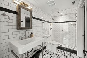 Hair dryer, towels - Amazing Apartment Near San Antonio's Hotspots | Modern Amenities | Pet Friendly (San Antonio)