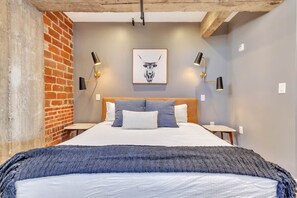 1 bedroom, iron/ironing board, free WiFi, bed sheets - Amazing Views | Spacious Haven w/ Modern Amenities + Pet Friendly (San Antonio)