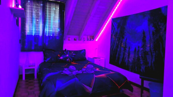 Shared Dormitory, 1 Bedroom, Smoking, Balcony